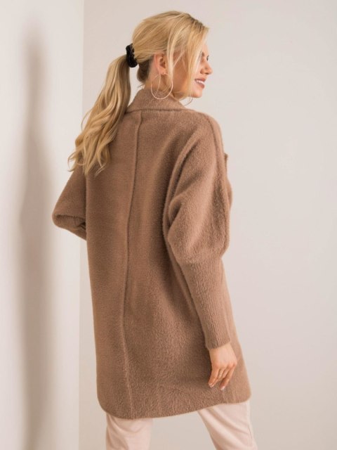 Beżowy luźny płaszcz typu alpaka z dodatkiem wełny