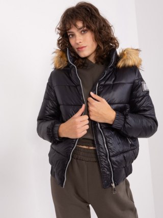 Czarna Damska Kurtka Zimowa z Naszywką NM-KR-TR8177.99P
